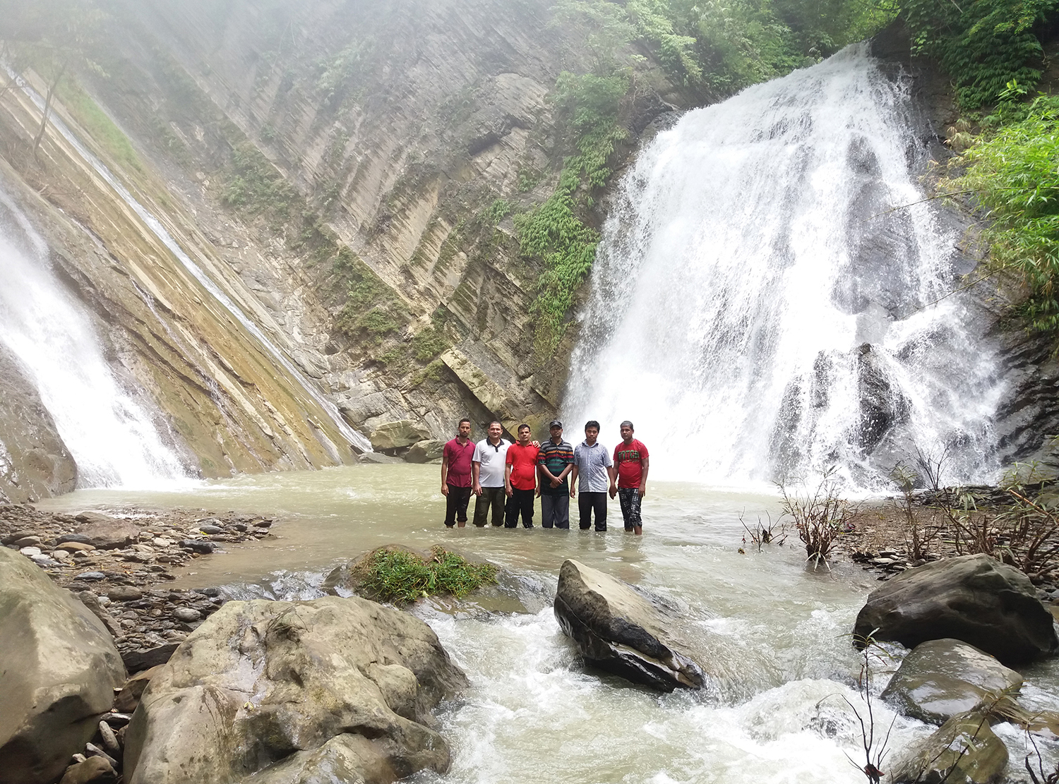 প্রকৃতির বিস্ময় আলীকদমের ‘দামতুয়া ঝরনা’