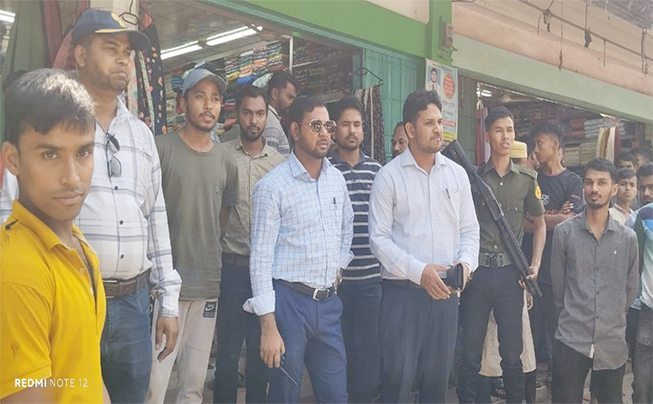 আলীকদমে মোবাইল কোর্টে ইটভাটা মালিক ও বাজার ব্যবসায়ীদের জরিমানা