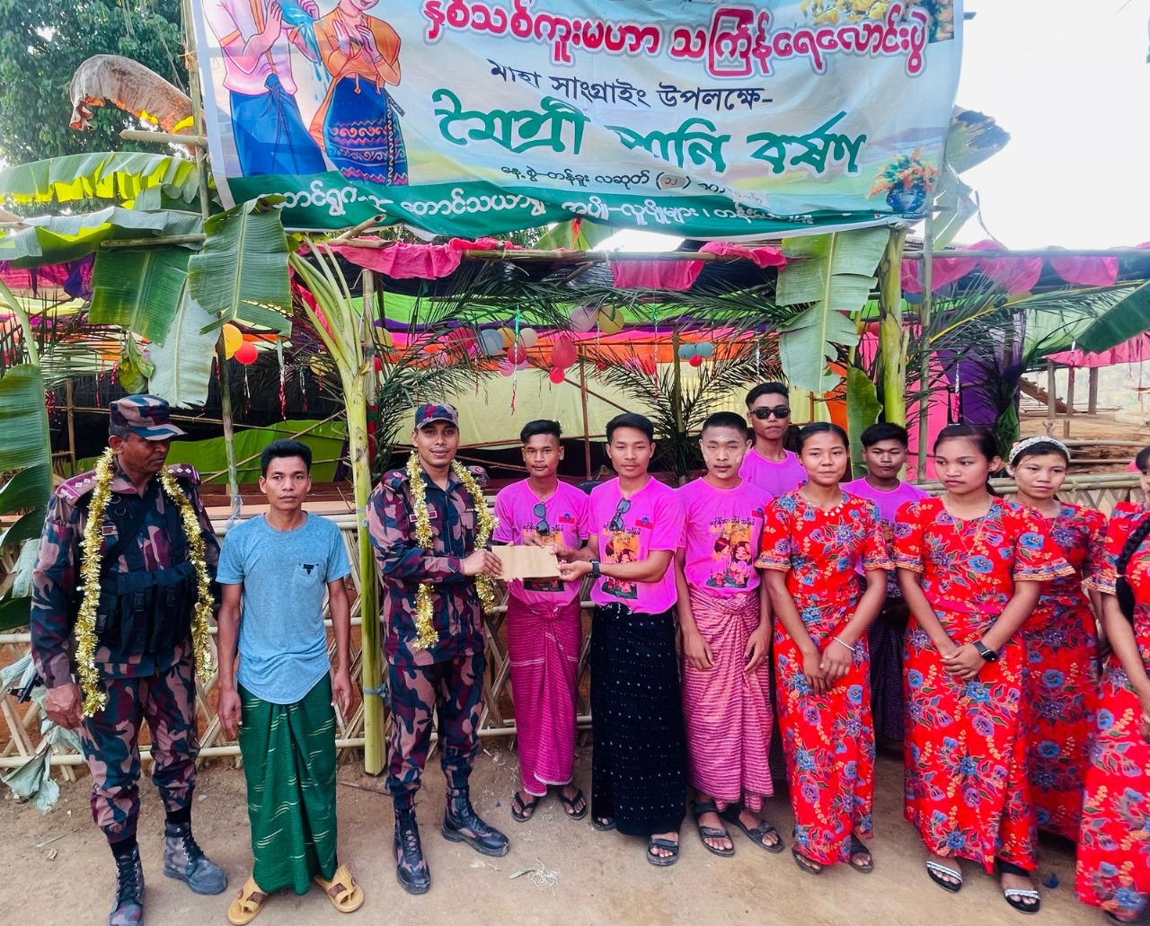 বৈসাবী উপলক্ষে আলীকদম ব্যাটালিয়নের উদ্যোগে থানছির মদকে আর্থিক অনুদান বিতরণ