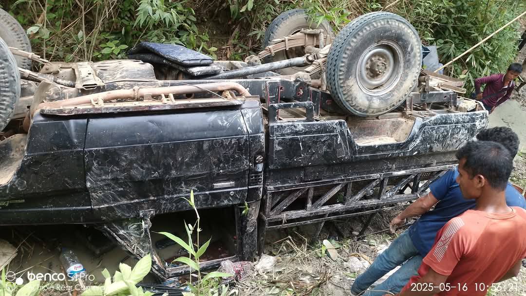 আলীকদমে জিপ খাদে পড়ে নিহত ১, আহত ২৪