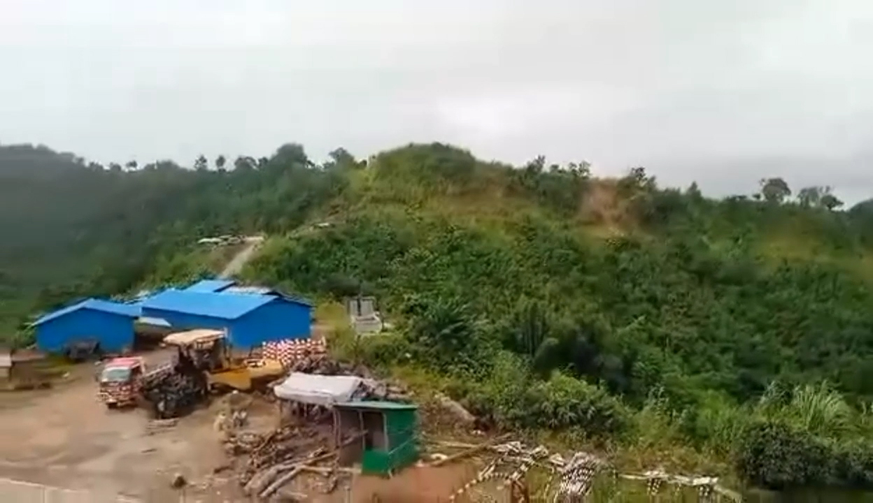 সীমান্তের ওপারে এএ ও আরসার যুদ্ধ, আতঙ্কের ঢেউ আলীকদমের পাহাড়ে